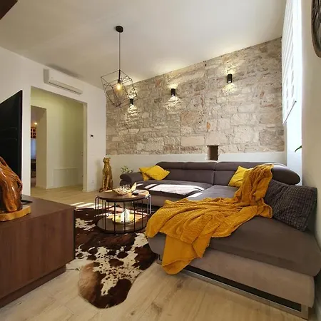 Connor Apartment Pula